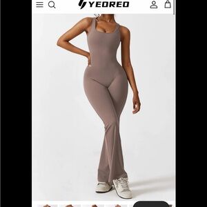 Yeoreo v-back flared jumpsuit